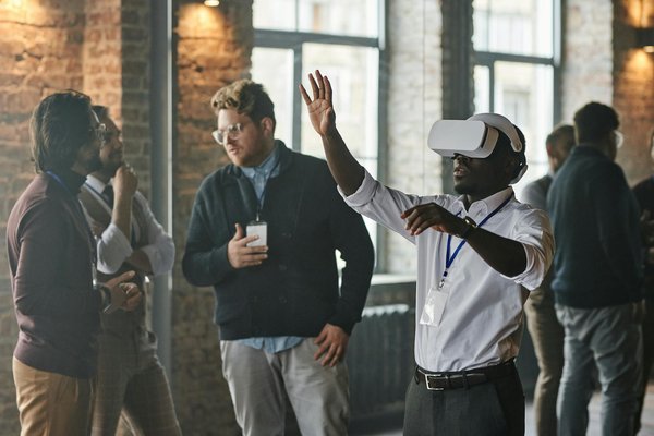 Explorez les avantages essentiels de kubernetes pour une orchestration réussie de vos conteneurs dans le cloud.